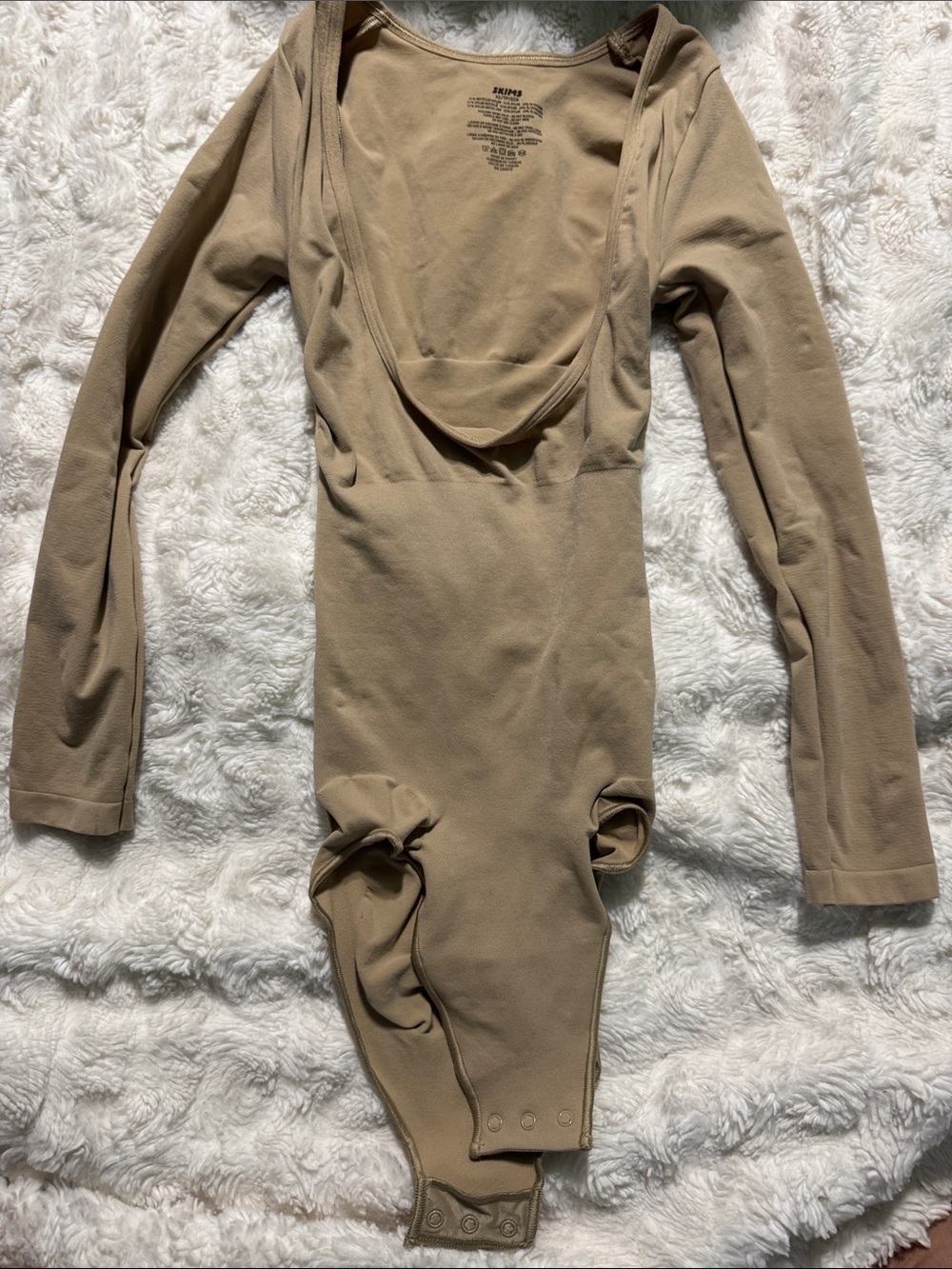 Skims seamless sculpt long sleeve Thong bodysuit NWOT